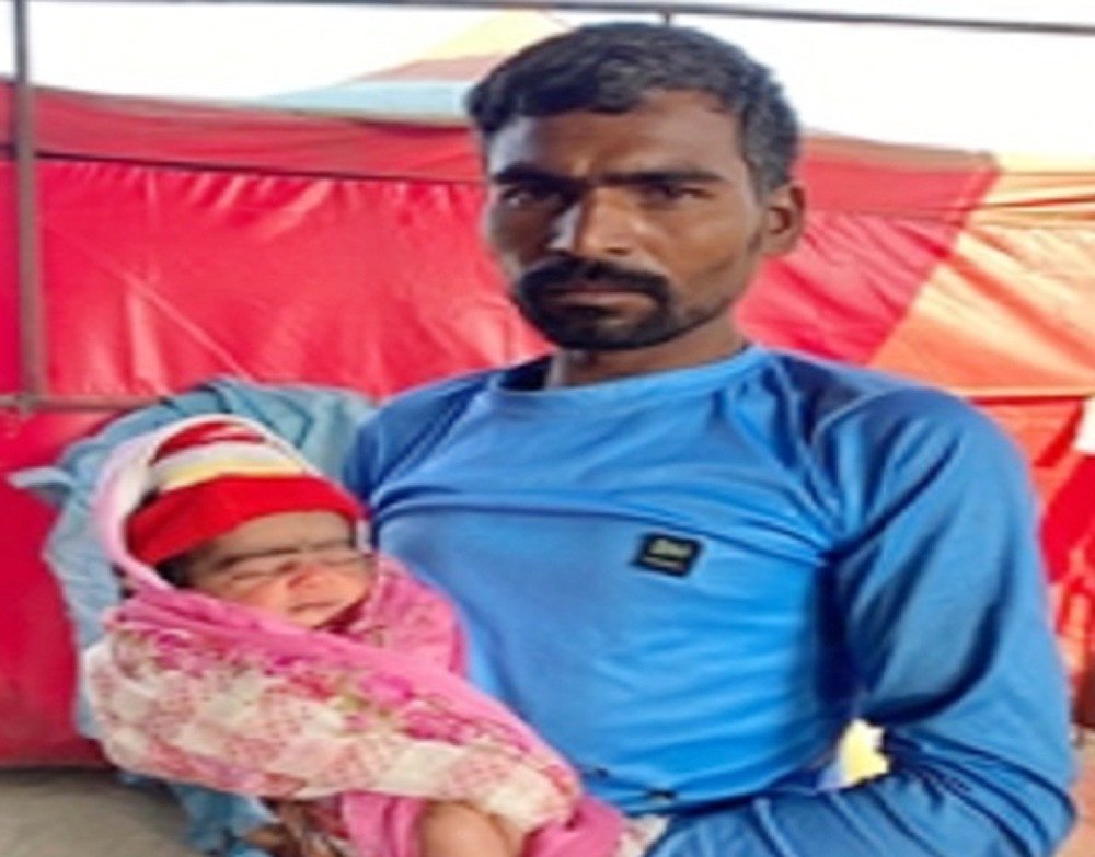 Stranded Pakistani Hindu families return from India | The Express Tribune PHOTO: EXPRESS