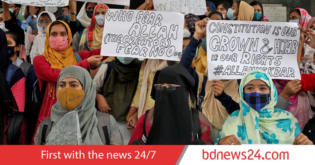 Indian students block roads as row over hijab in schools mounts Indian students block roads as row over hijab in schools mounts